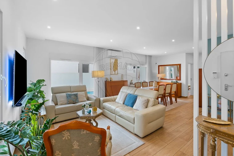 Moradia T2 para Venda em Amora Foto 6