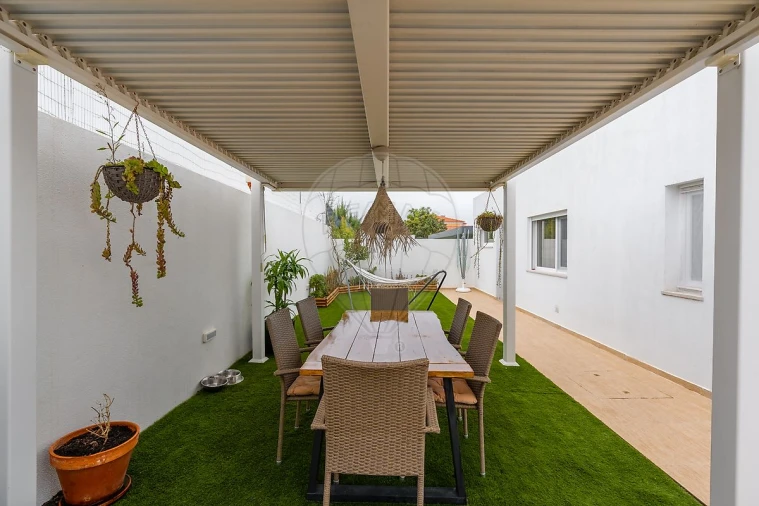 Moradia T2 para Venda em Amora Foto 24