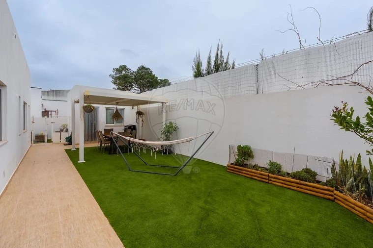 Moradia T2 para Venda em Amora Foto 25