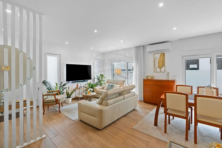 Moradia T2 para Venda em Amora Foto 7