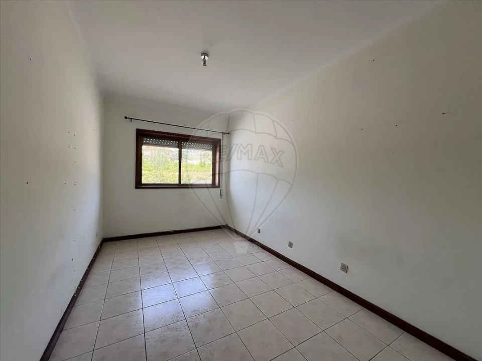 Apartamento T3 para Venda em Serzedo e Perosinho Foto 2