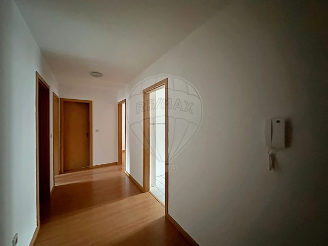 Apartamento T2 para Venda em Gulpilhares e Valadares Foto 4