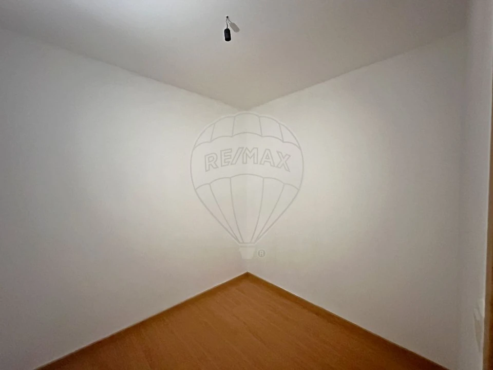 Apartamento T2 para Venda em Gulpilhares e Valadares Foto 2