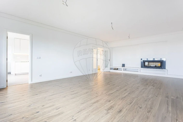 Apartamento T3 para Venda em Beato Foto 4