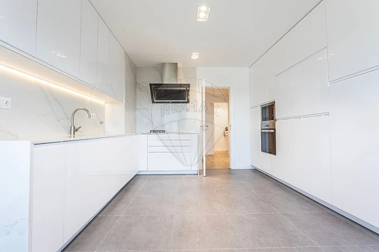 Apartamento T3 para Venda em Beato Foto 10