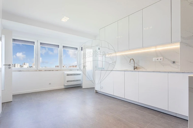 Apartamento T3 para Venda em Beato Foto 8