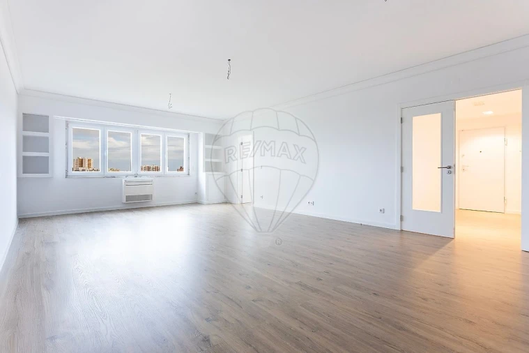 Apartamento T3 para Venda em Beato Foto 5