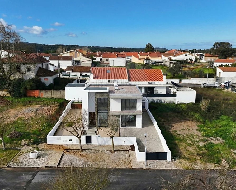 Moradia T4 para Venda em Ramalhal Foto 3