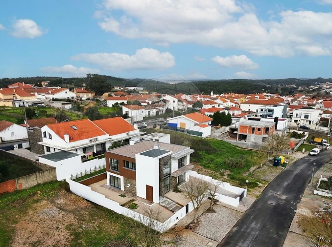 Moradia T4 para Venda em Ramalhal Foto 4