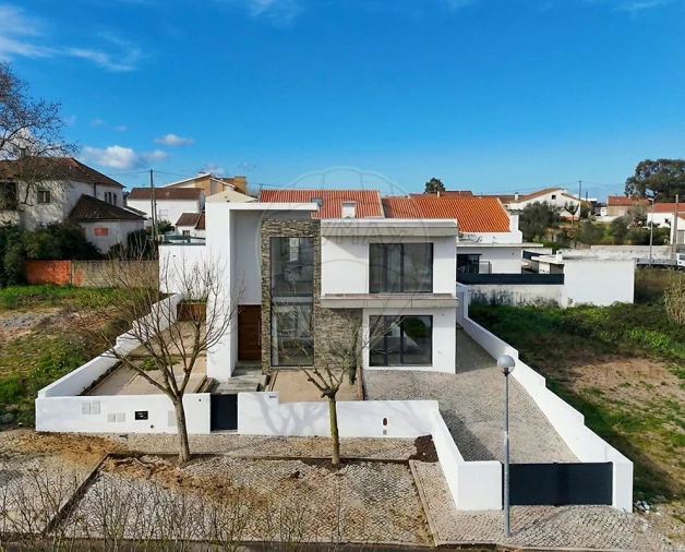 Moradia T4 para Venda em Ramalhal Foto 1