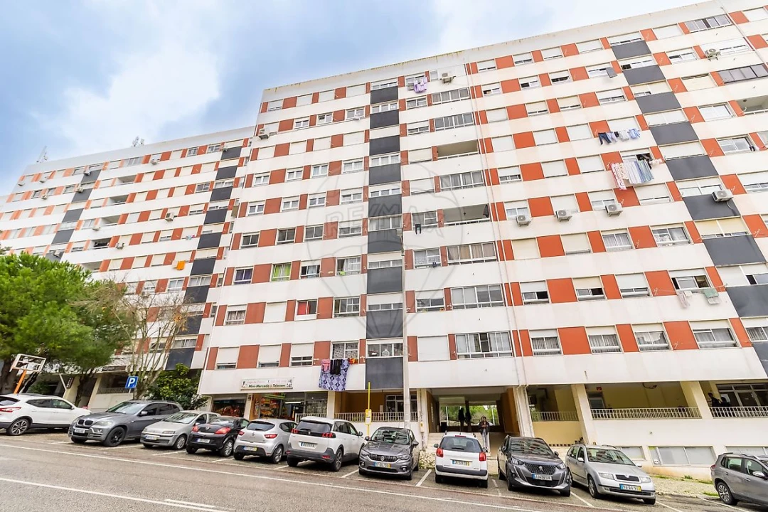 Apartamento T3 para Venda em Póvoa de Santa Iria e Forte da Casa Foto 1