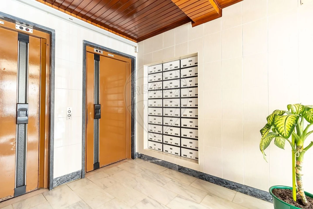 Apartamento T3 para Venda em Póvoa de Santa Iria e Forte da Casa Foto 21