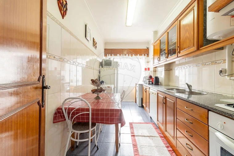 Apartamento T3 para Venda em Póvoa de Santa Iria e Forte da Casa Foto 5