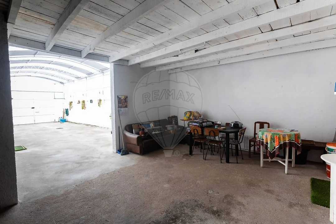 Moradia T2 para Venda em Ouca Foto 14