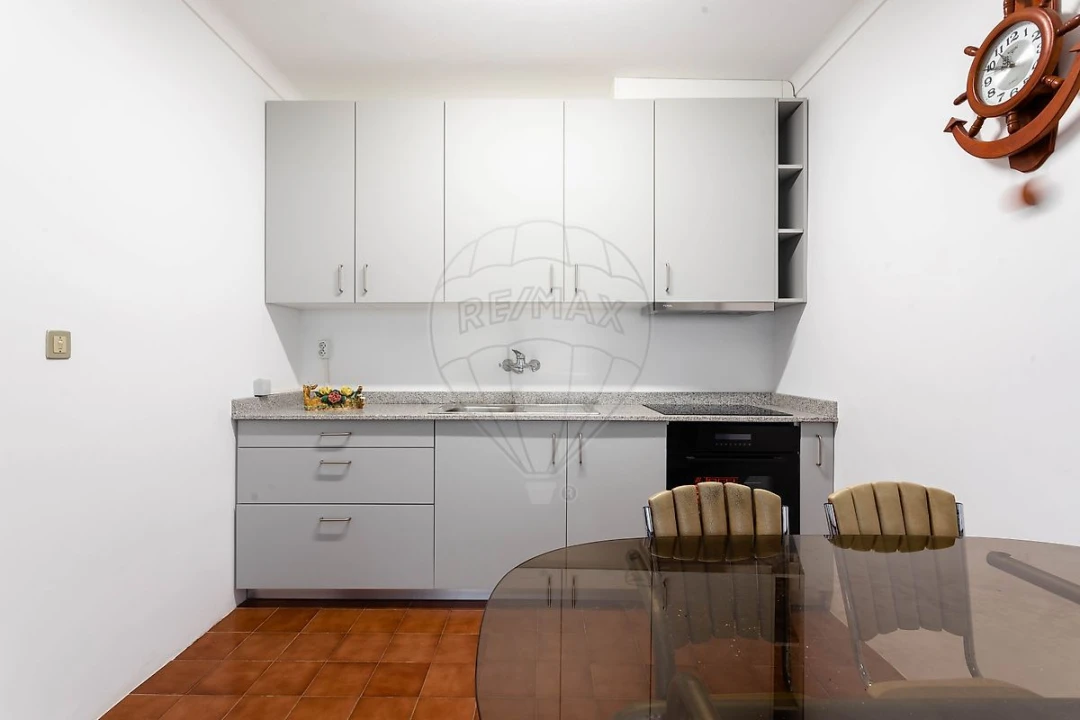 Moradia T2 para Venda em Ouca Foto 3