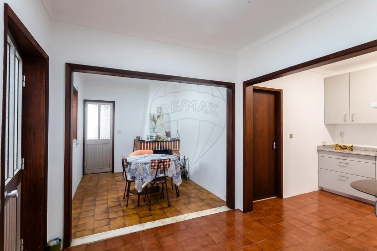 Moradia T2 para Venda em Ouca Foto 7