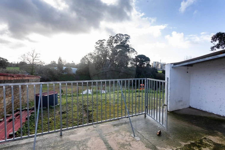 Moradia T2 para Venda em Ouca Foto 29