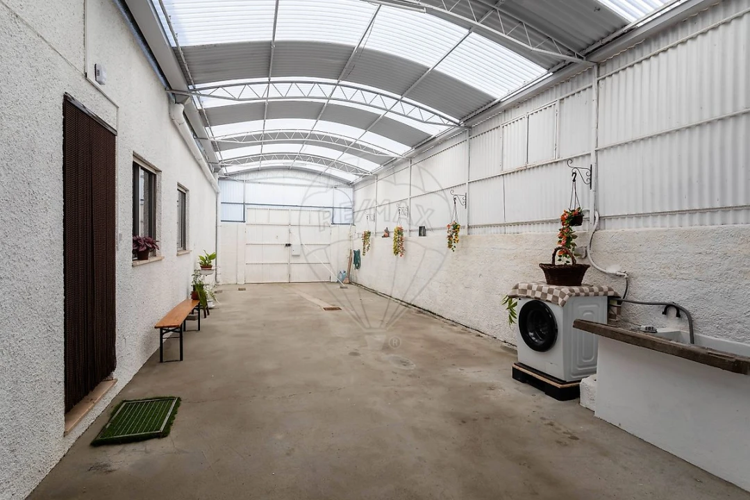 Moradia T2 para Venda em Ouca Foto 10