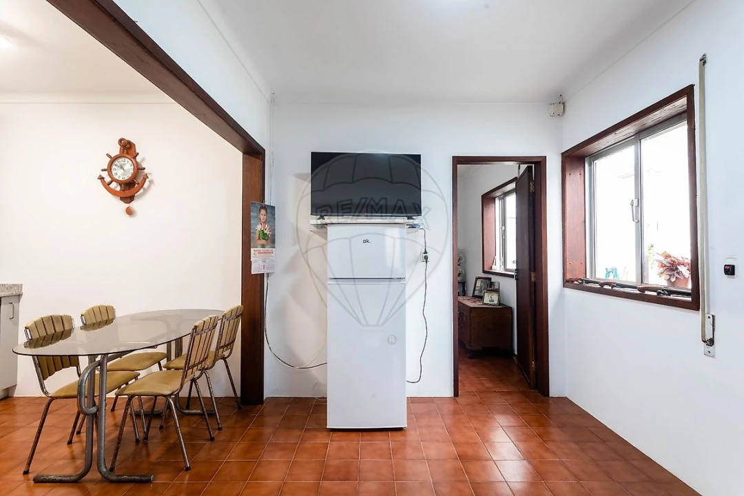 Moradia T2 para Venda em Ouca Foto 4