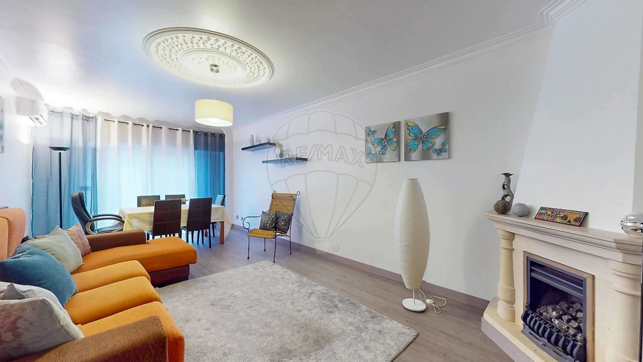 Apartamento T2 para Venda em Póvoa de Santa Iria e Forte da Casa Foto 1