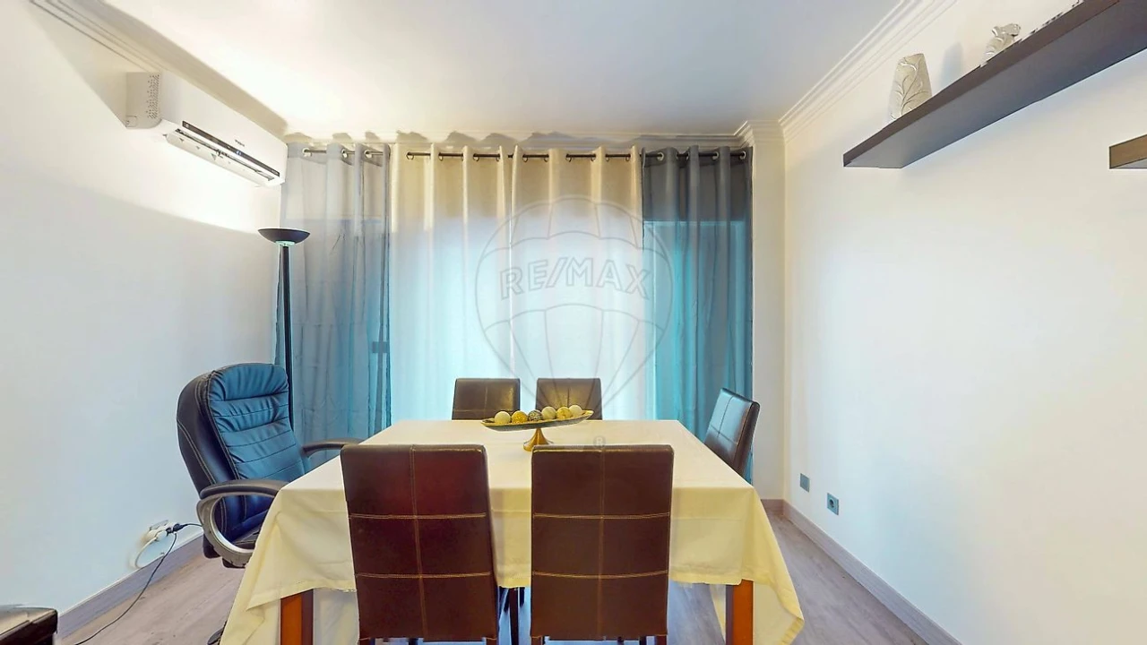 Apartamento T2 para Venda em Póvoa de Santa Iria e Forte da Casa Foto 14