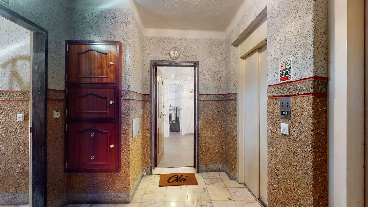 Apartamento T2 para Venda em Póvoa de Santa Iria e Forte da Casa Foto 7