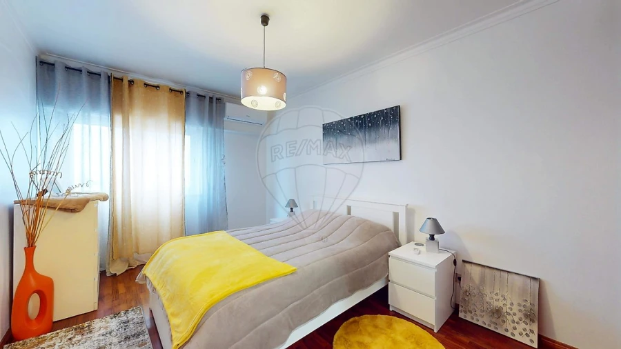 Apartamento T2 para Venda em Póvoa de Santa Iria e Forte da Casa Foto 29