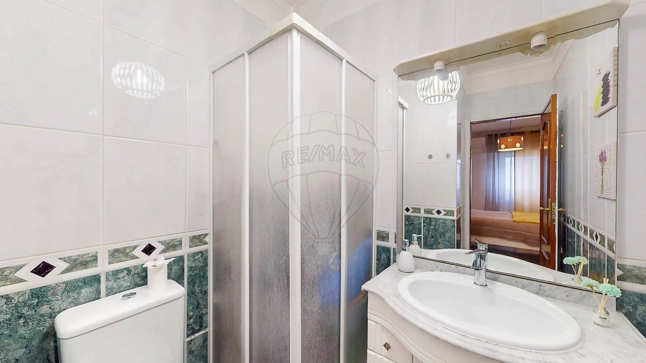 Apartamento T2 para Venda em Póvoa de Santa Iria e Forte da Casa Foto 32