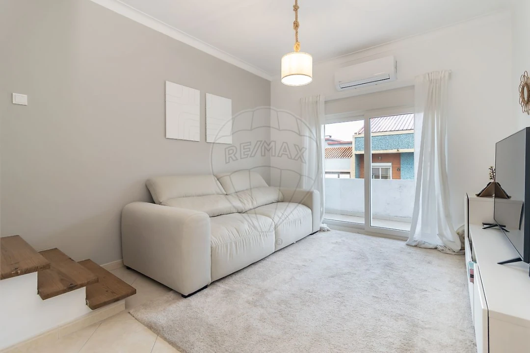 Apartamento T3 para Venda em Laranjeiro e Feijó Foto 25