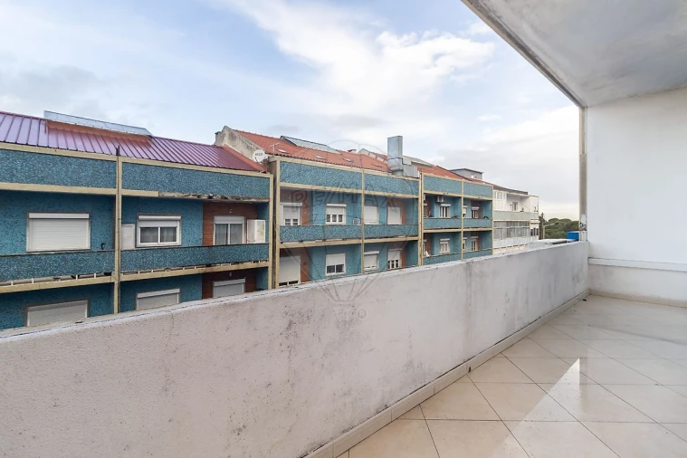 Apartamento T3 para Venda em Laranjeiro e Feijó Foto 28