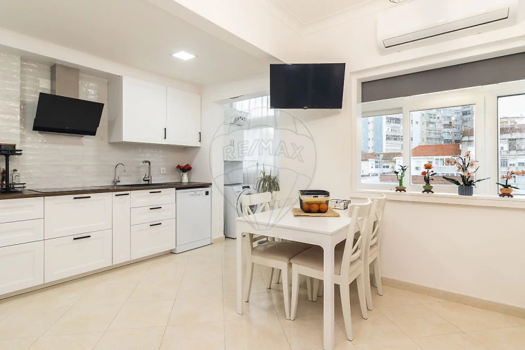 Apartamento T3 para Venda em Laranjeiro e Feijó Foto 5