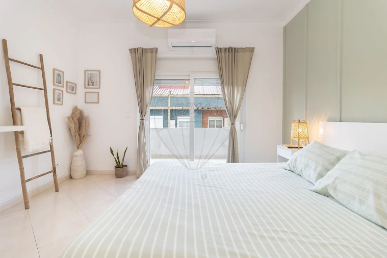 Apartamento T3 para Venda em Laranjeiro e Feijó Foto 22