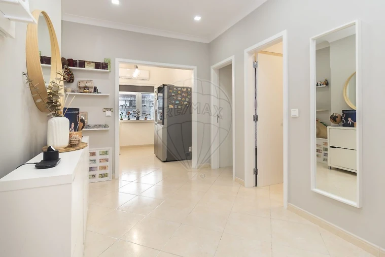 Apartamento T3 para Venda em Laranjeiro e Feijó Foto 2