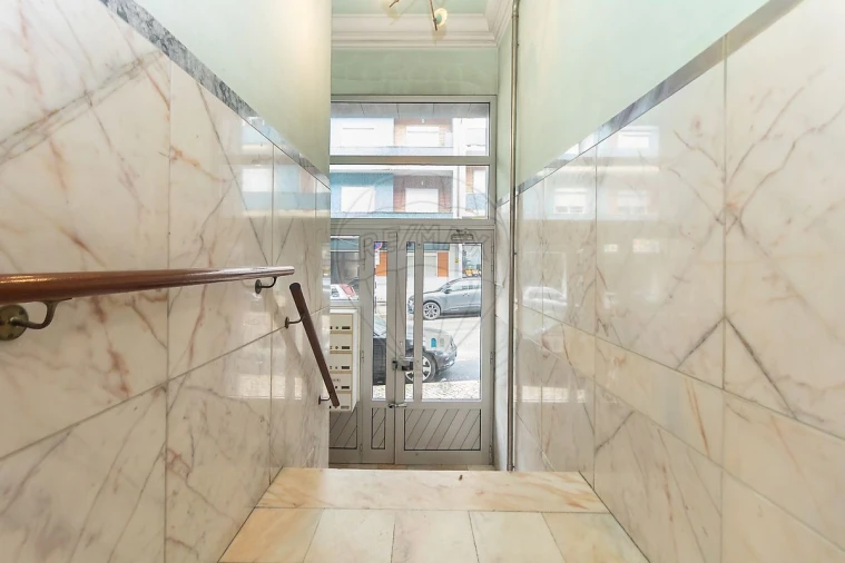 Apartamento T3 para Venda em Laranjeiro e Feijó Foto 34