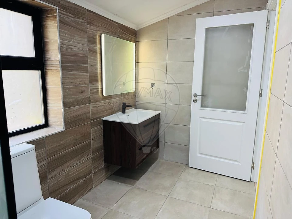 Moradia T3 para Venda em Arruda dos Vinhos Foto 2