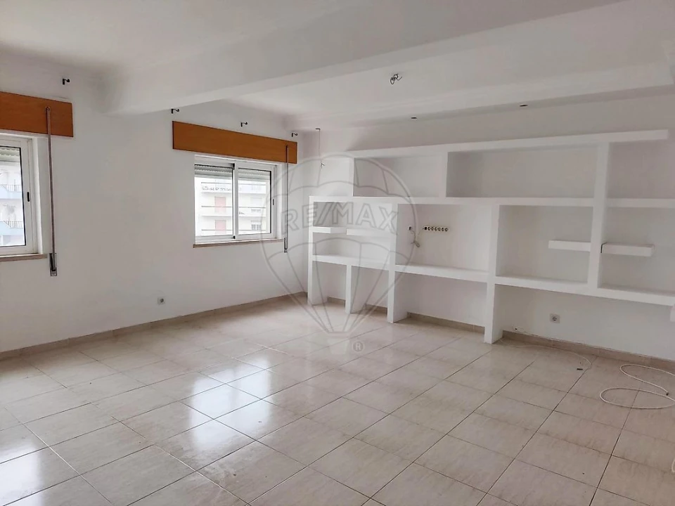 Apartamento T3 para Venda em Azambuja Foto 2