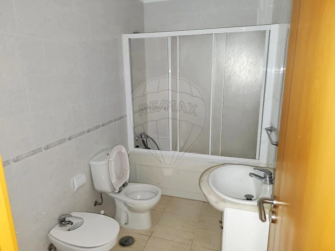 Apartamento T3 para Venda em Azambuja Foto 16