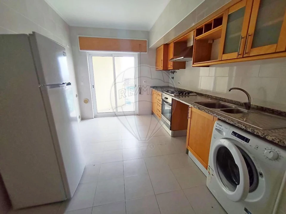 Apartamento T2 para Venda em Azambuja Foto 7