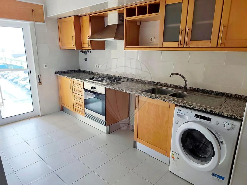 Apartamento T2 para Venda em Azambuja Foto 5