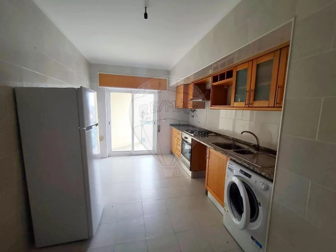 Apartamento T2 para Venda em Azambuja Foto 6