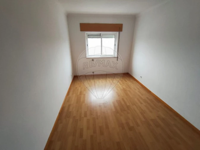 Apartamento T2 para Venda em Azambuja Foto 10