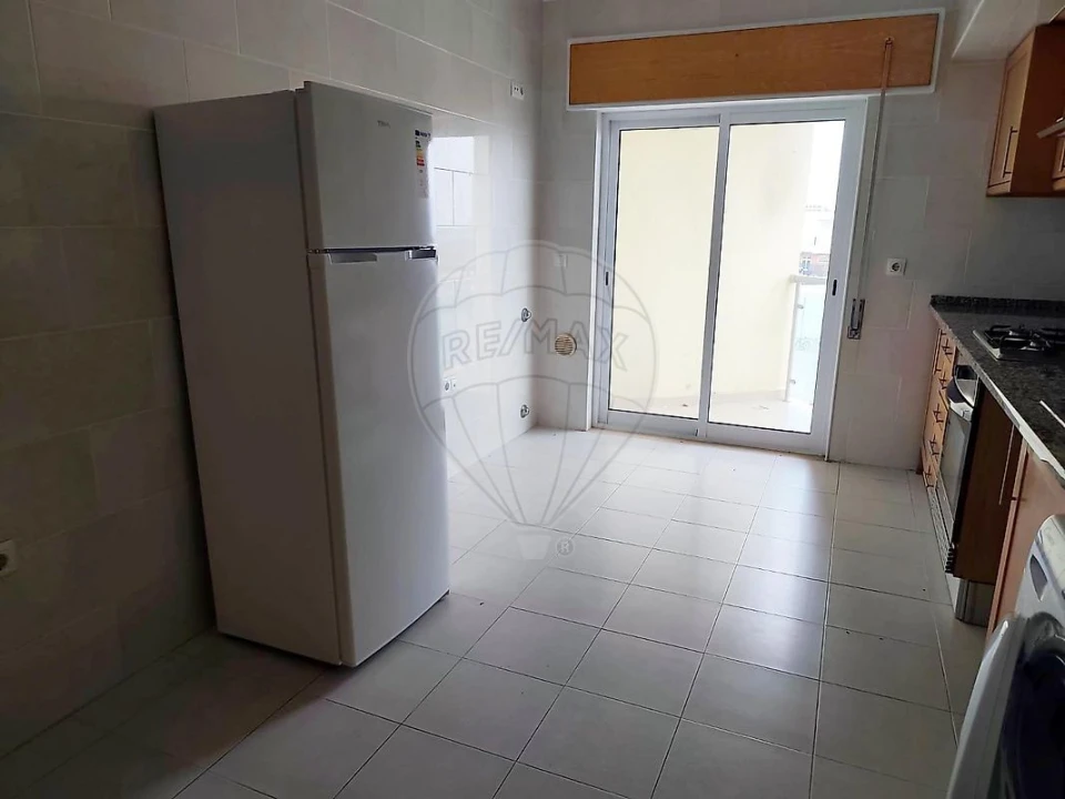 Apartamento T2 para Venda em Azambuja Foto 8
