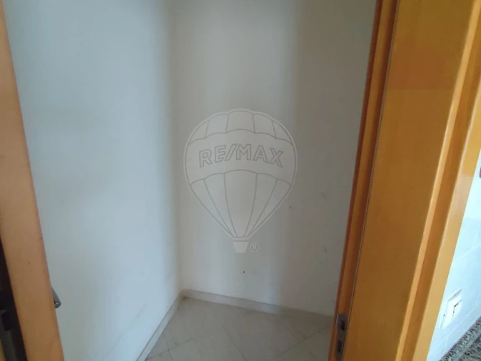 Apartamento T4 para Venda em Azambuja Foto 8