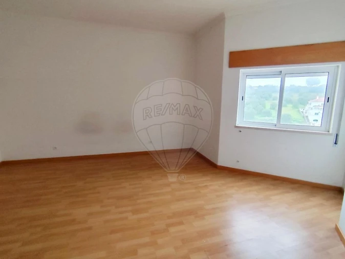 Apartamento T4 para Venda em Azambuja Foto 12