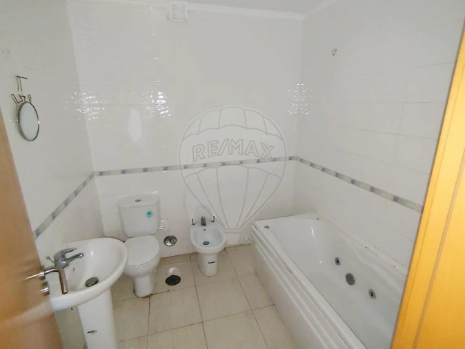 Apartamento T4 para Venda em Azambuja Foto 19