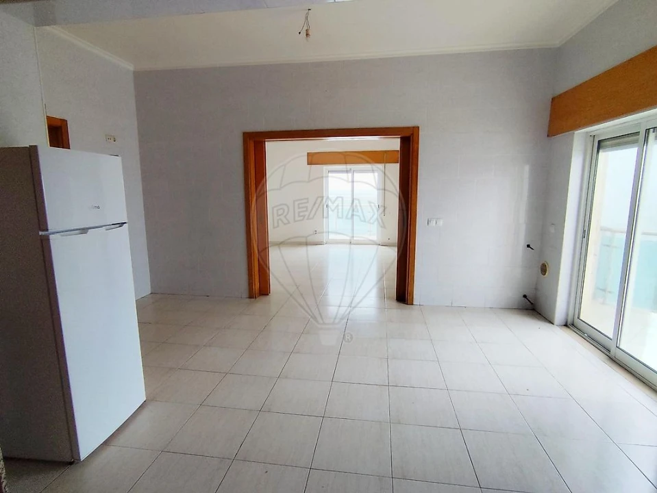Apartamento T4 para Venda em Azambuja Foto 9