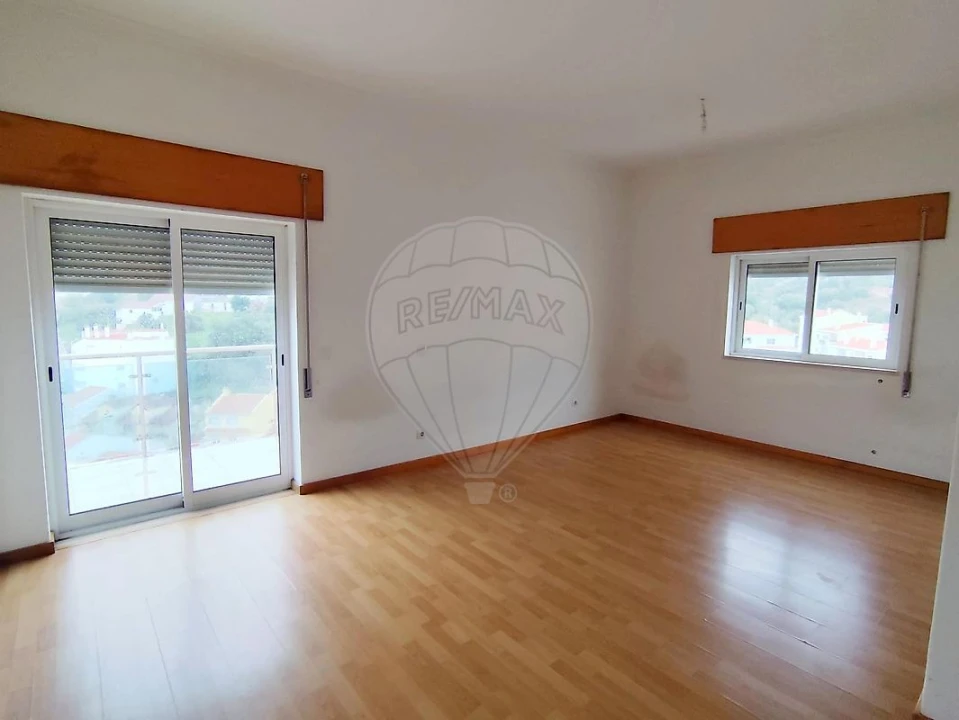 Apartamento T4 para Venda em Azambuja Foto 11