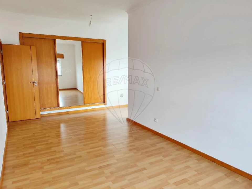 Apartamento T2 para Venda em Azambuja Foto 11