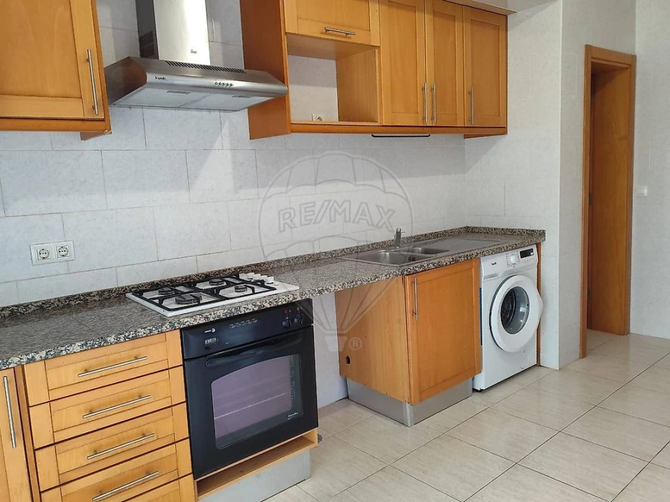 Apartamento T2 para Venda em Azambuja Foto 6
