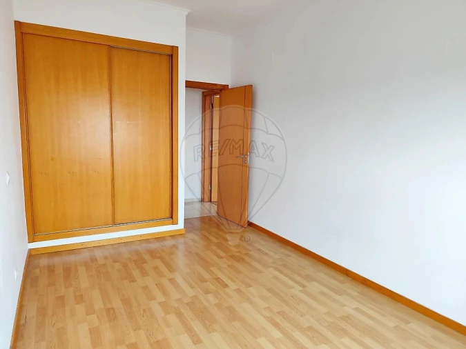Apartamento T2 para Venda em Azambuja Foto 18